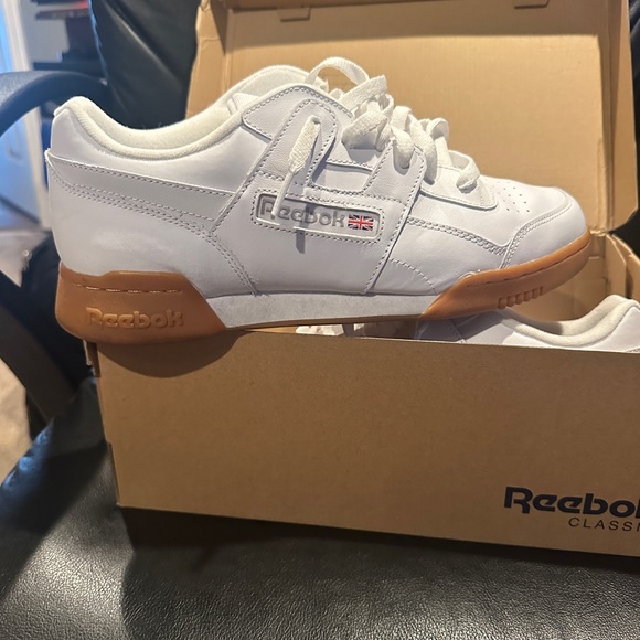 Like new Reebok - Picture 2 of 2